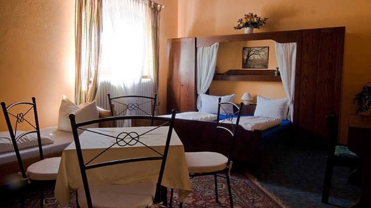Kippenheim Apartment | Quadruple Room with Shower and Toilet - Bed & Breakfast in Kippenheim R. Müller