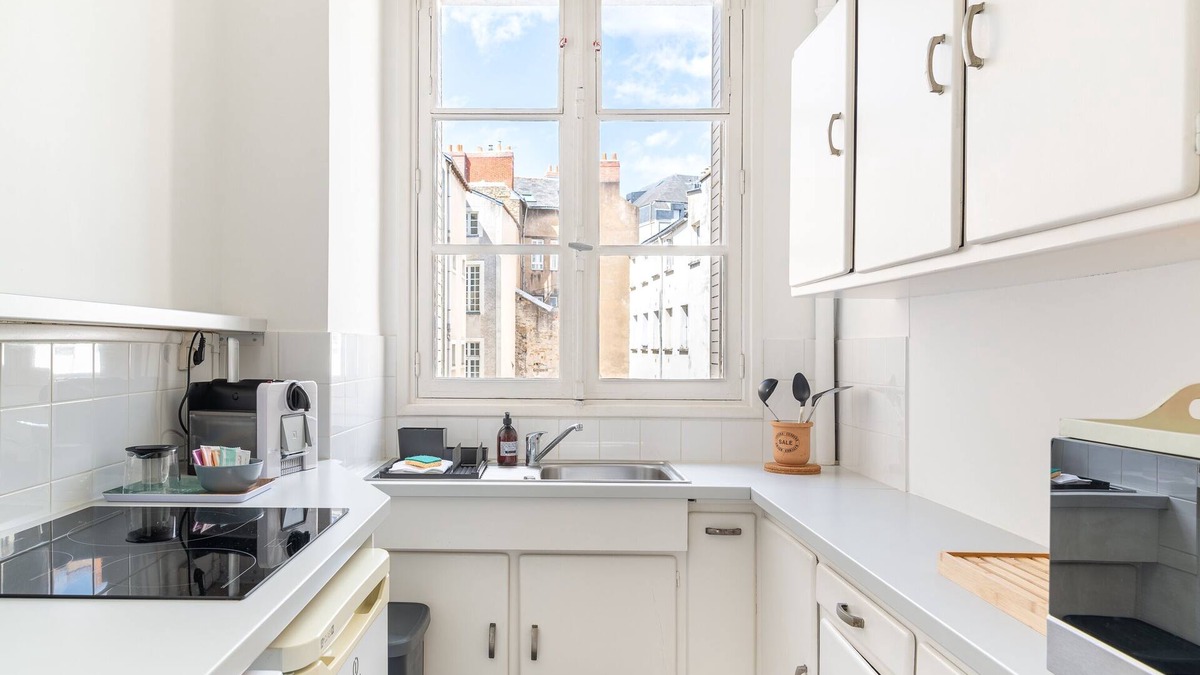 Dobree-Bon Port Apartment | Quai 63 - One Bedroom Apartment, Sleeps 4