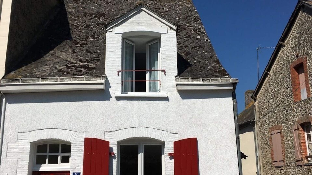 Saint-Christophe-du-Luat House | Quaint white house with character, garden, and garage