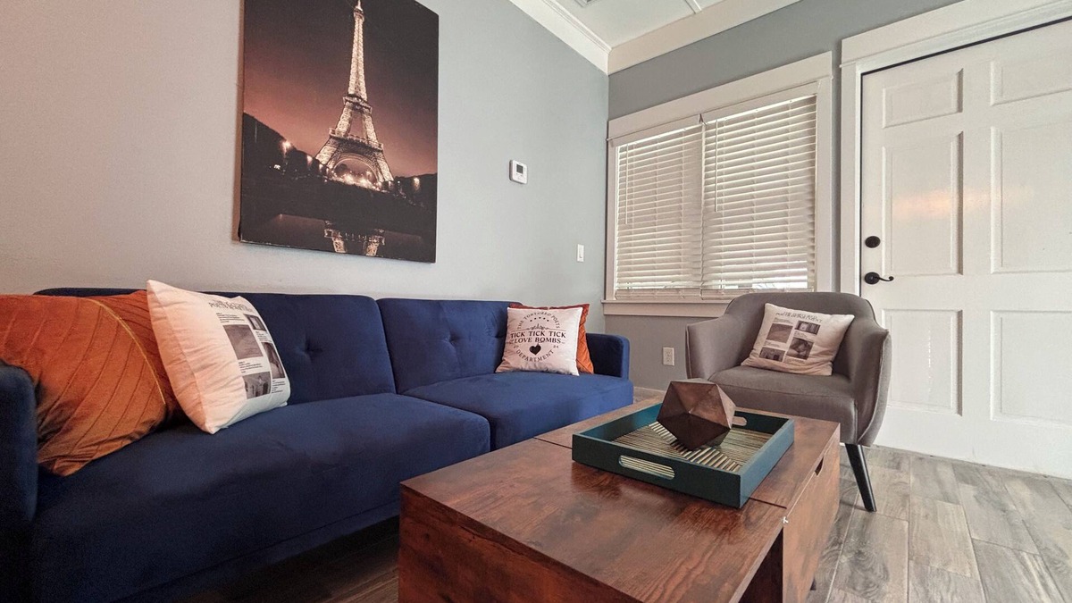 Winter Garden Apartment | Quaint 1Br/Ba entire guest house in heart of Hist. Downtown Winter Garden