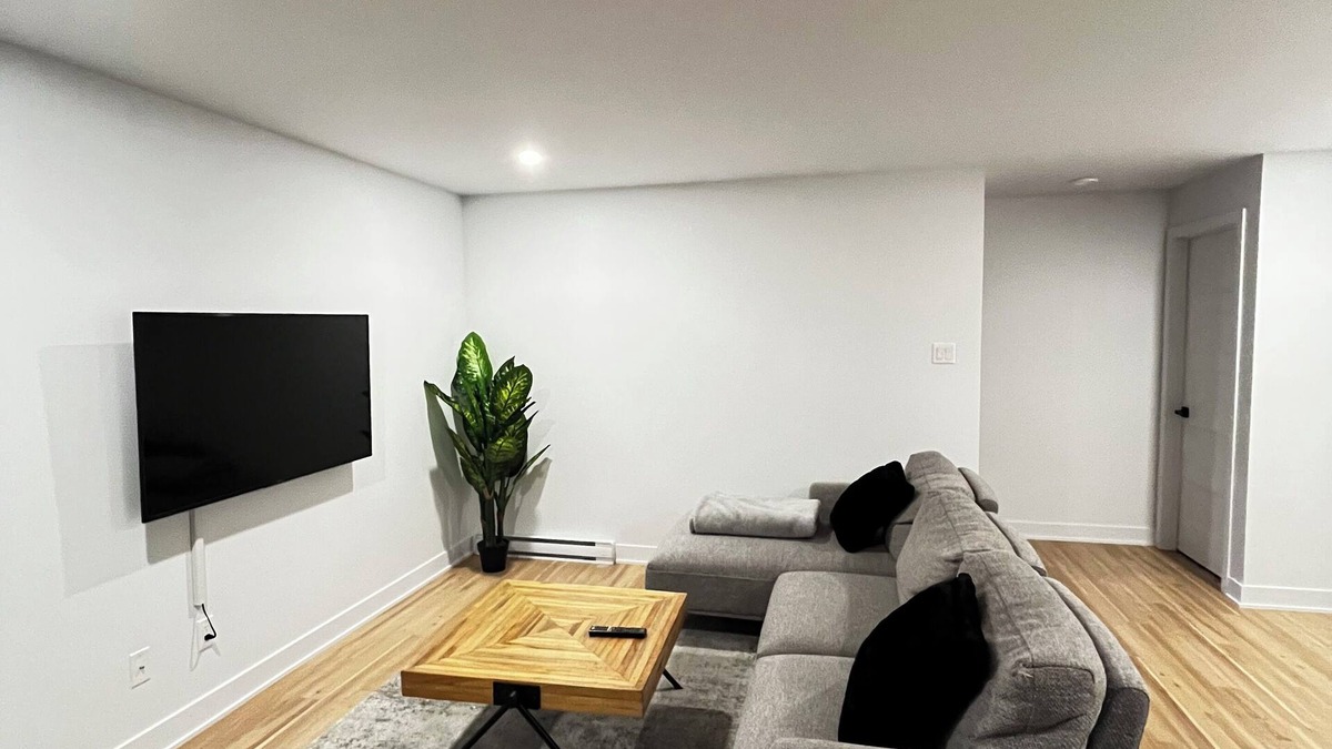 Bedford Apartment | Quaint 2-bedroom apartment with WiFi in charming Bedford