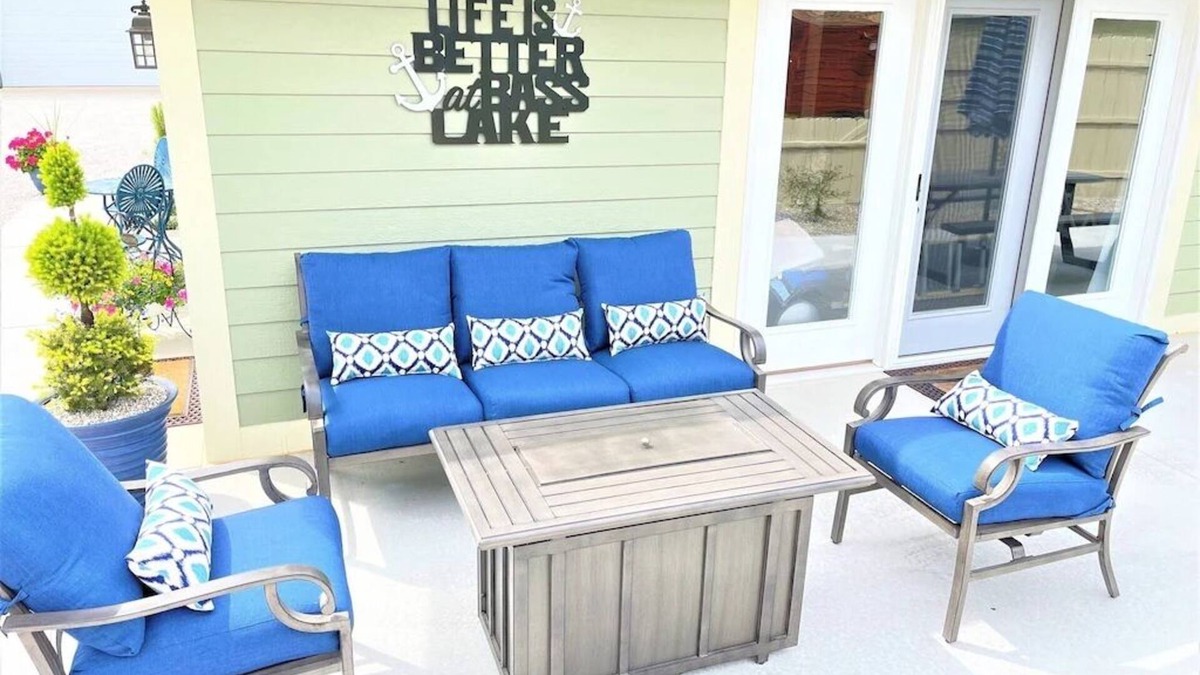 Bass Lake Cottage | Quaint 2 bedroom cottage at Bass Lake-paddle boards, kayaks, private ramp, bikes