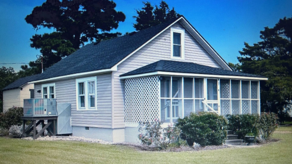 Swanquarter House | Quaint 3bedroom house in Swan Quarter with WiFi & AC. Close to public boat ramp.