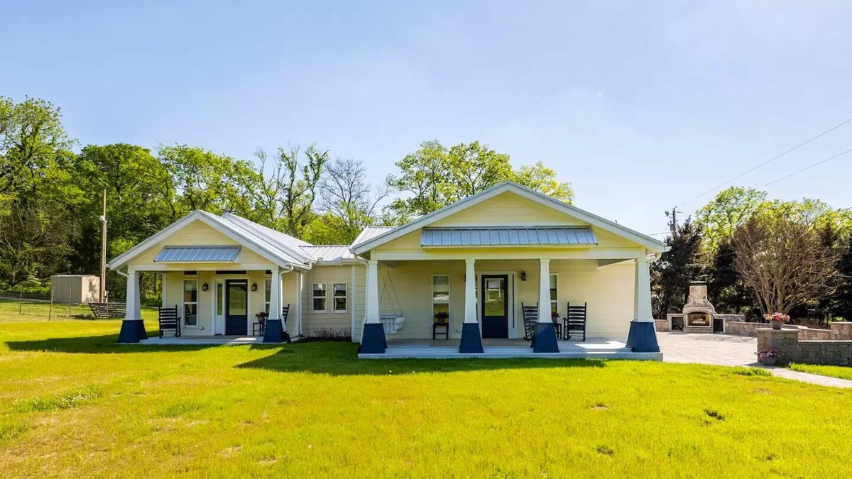 Nolensville Cottage | Quaint and charming cottage on 10 beautiful acres! Enjoy peace and country life!