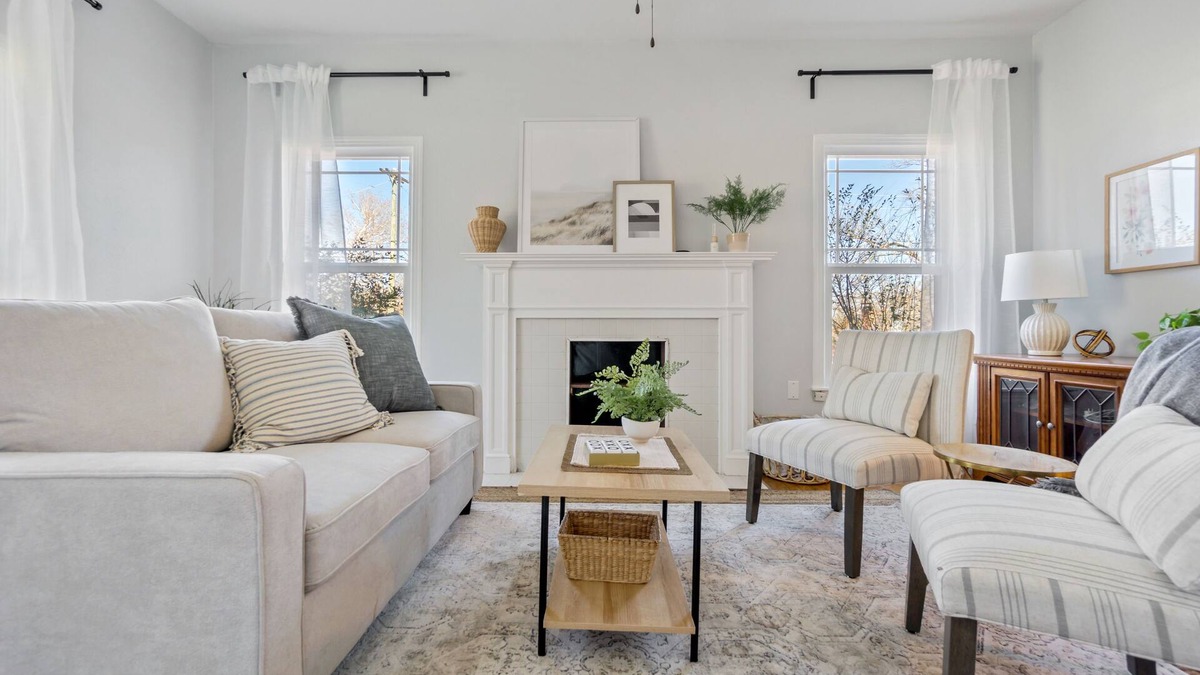 Weatherford House | Quaint and Cozy Historic Home in Downtown Weatherford