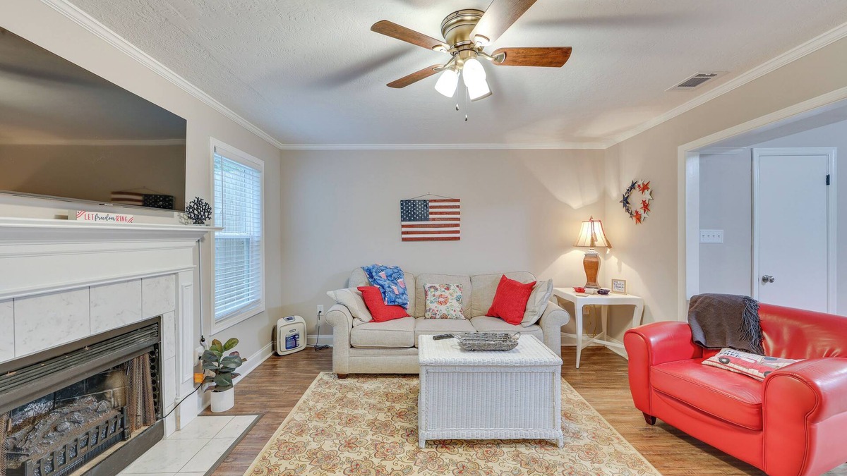 Summerville House | Quaint Augusta Townhome: 3 Mi to the Masters!
