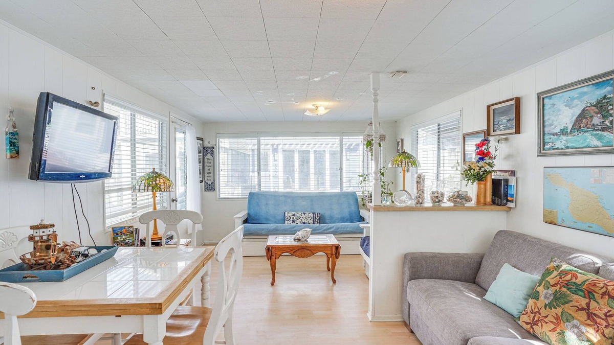 Avalon Cottage | Quaint Avalon Cottage < Half-Mi to Beaches!