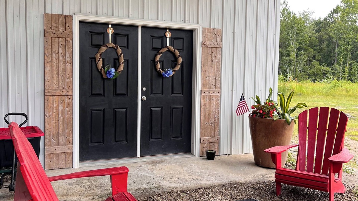 Nassau County House | Quaint barn loft at Praise Acres is a simple farm life to disconnect.