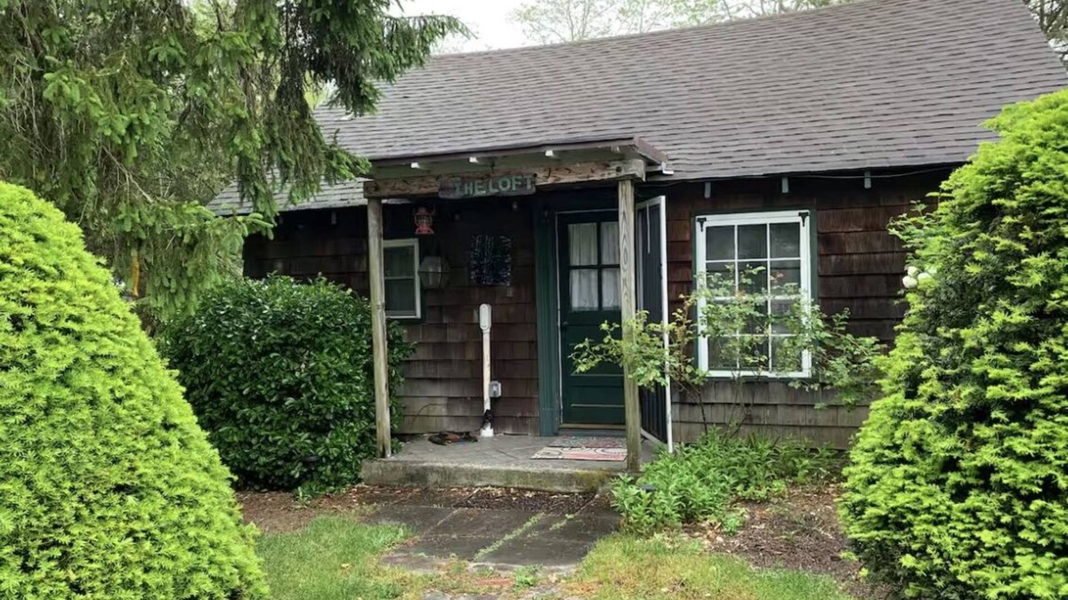 East Patchogue Cottage | Quaint Cottage on Long Island's South Shore