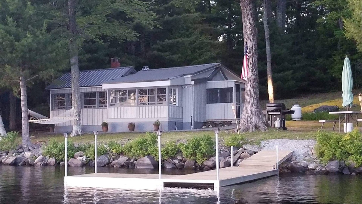 Hudson Cottage | Quaint cottage on the water