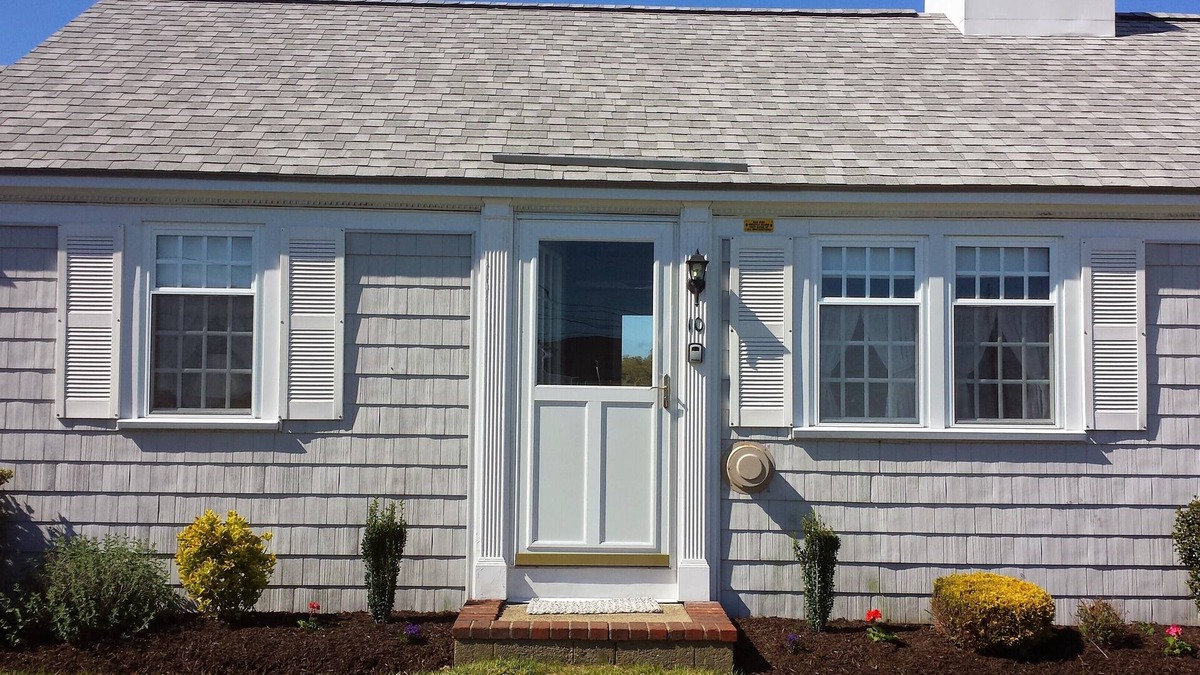 West Dennis Cottage | Quaint Cottage Steps Away from West Dennis Beach!