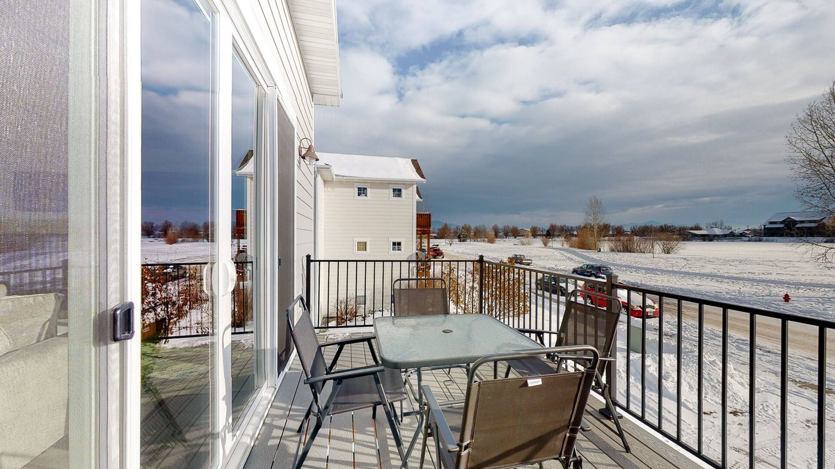 Bozeman House | Quaint country home with mountain view, fireplace, balcony, & washer/dryer