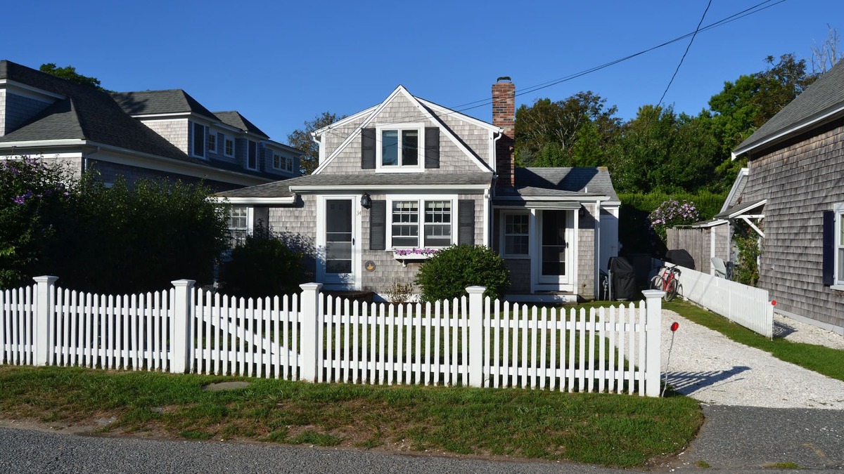 Chatham House | Quaint & Cozy Downtown Chatham Home, Walk to Town and Beaches