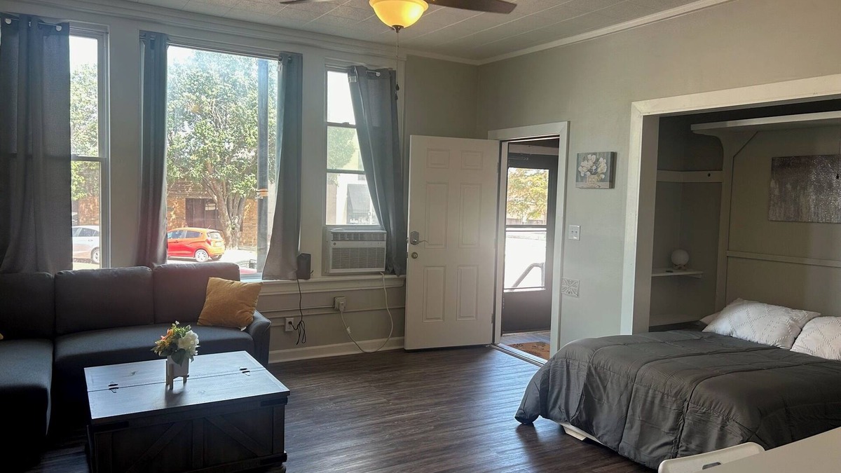 Arkansas City Apartment | Quaint Downtown Studio