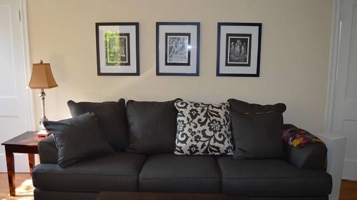 Knox - Henderson Apartment | Quaint Duplex In Lower Greenville Avenue Area - Great Location for SMU Events!