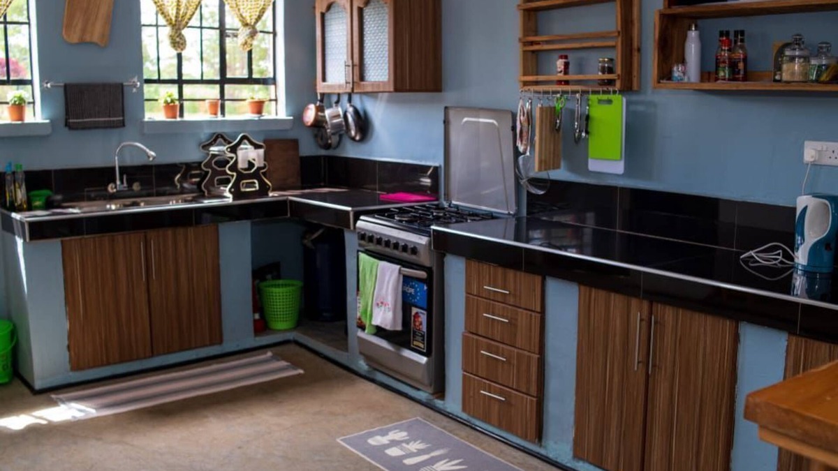 Nanyuki House | Quaint farmhouse with WiFi in charming Nyeri. family and pet friendly.