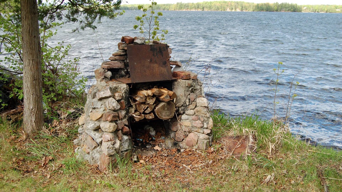 Rideau Lakes Cottage | Quaint Fishing Cottage