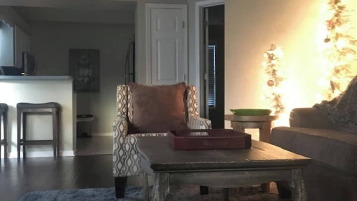 Hopkinsville House | Quaint Garden home