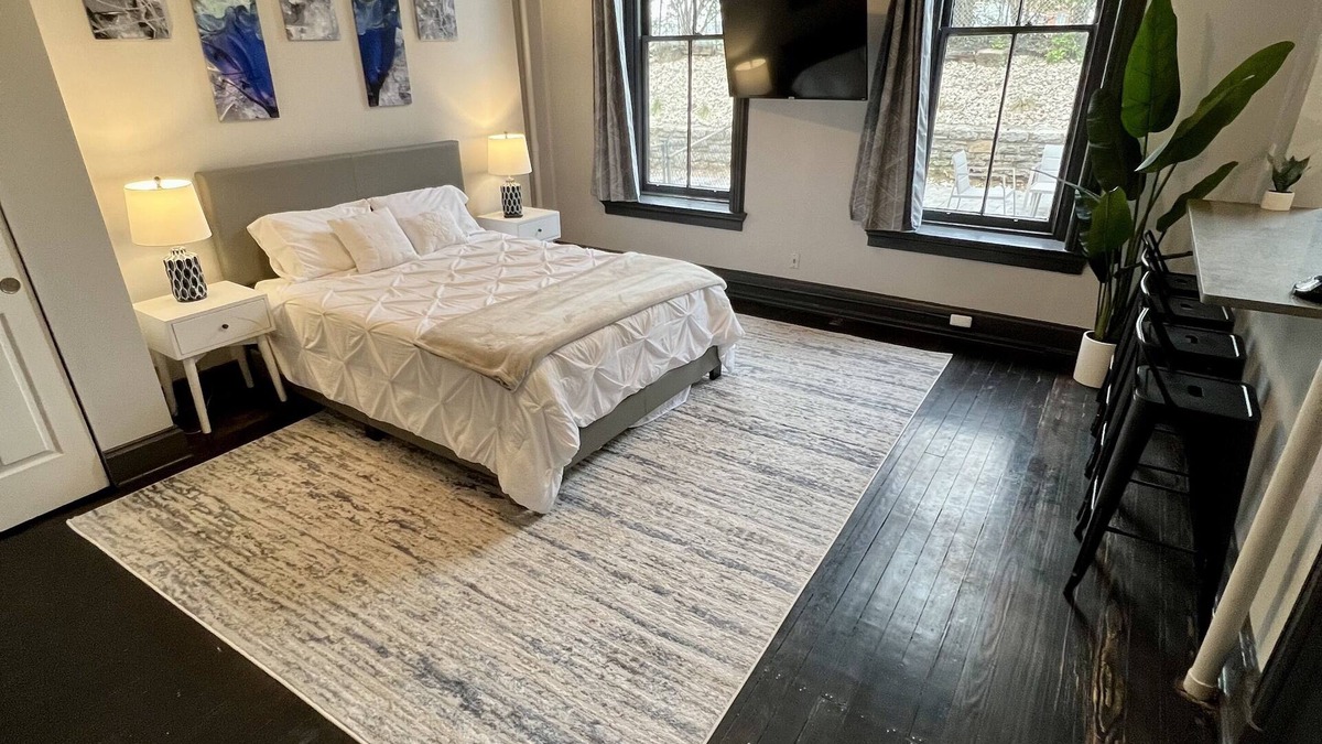 Walnut Hills Apartment | Quaint Garden of Eden Getaway
