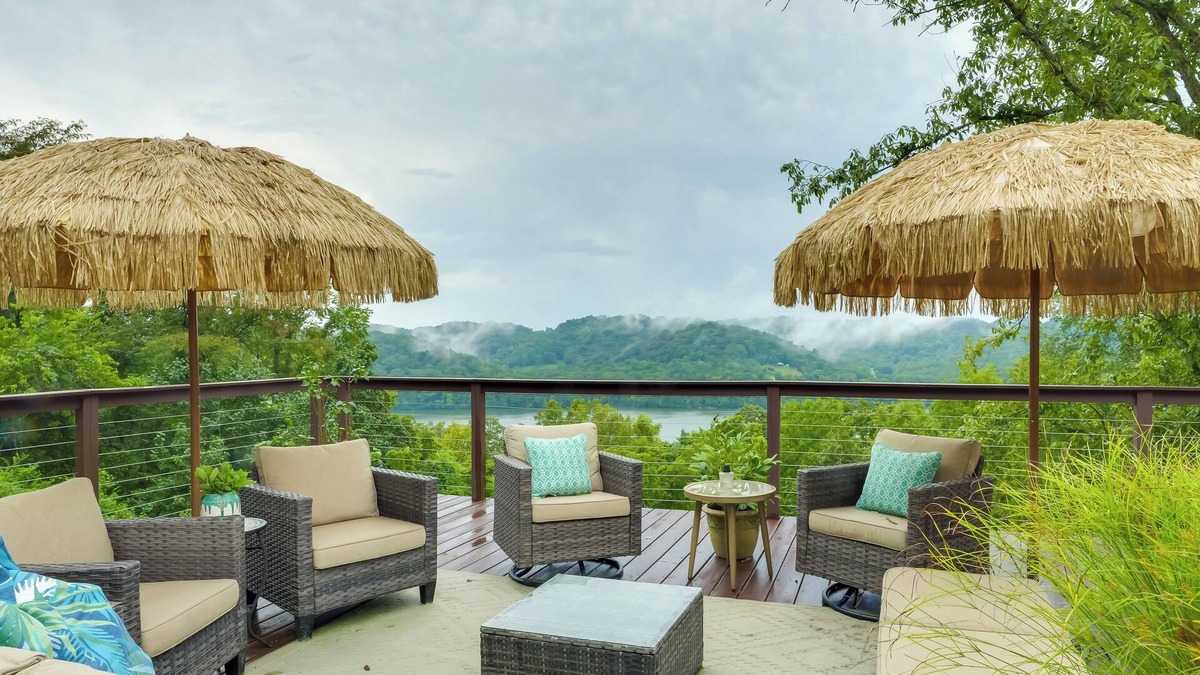 Granville House | Quaint Granville Retreat w/ Cumberland River Views