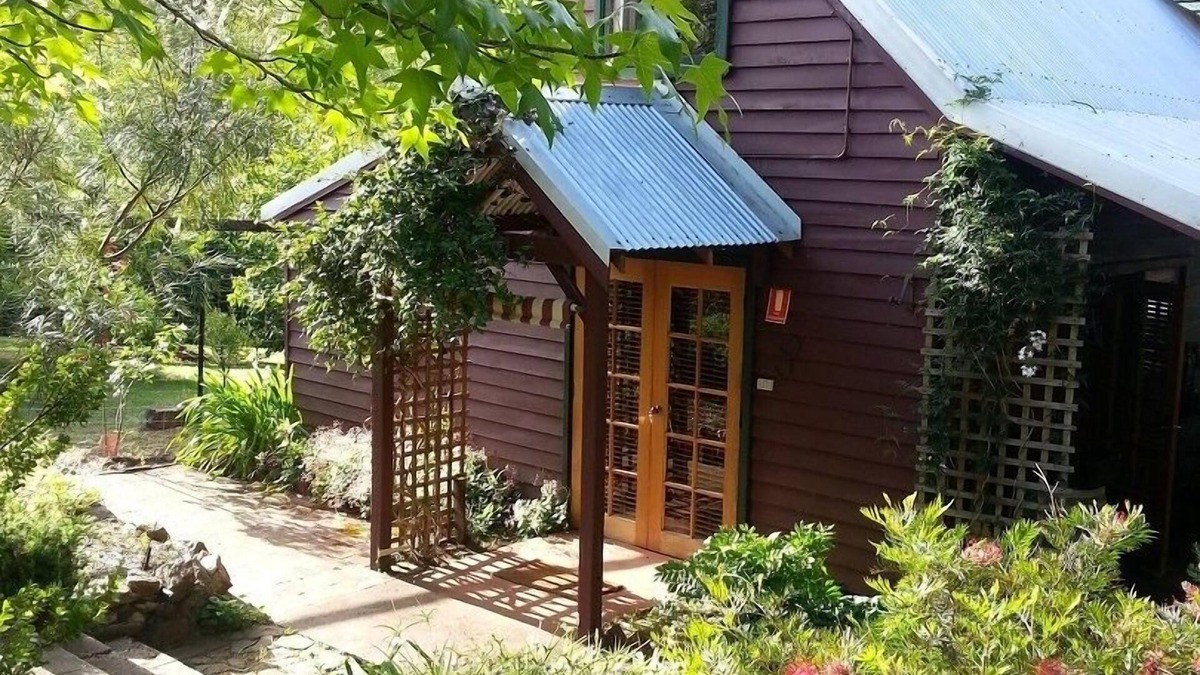 Nannup Cottage | Quaint Gumnut Cottage - isolated and private for one couple.