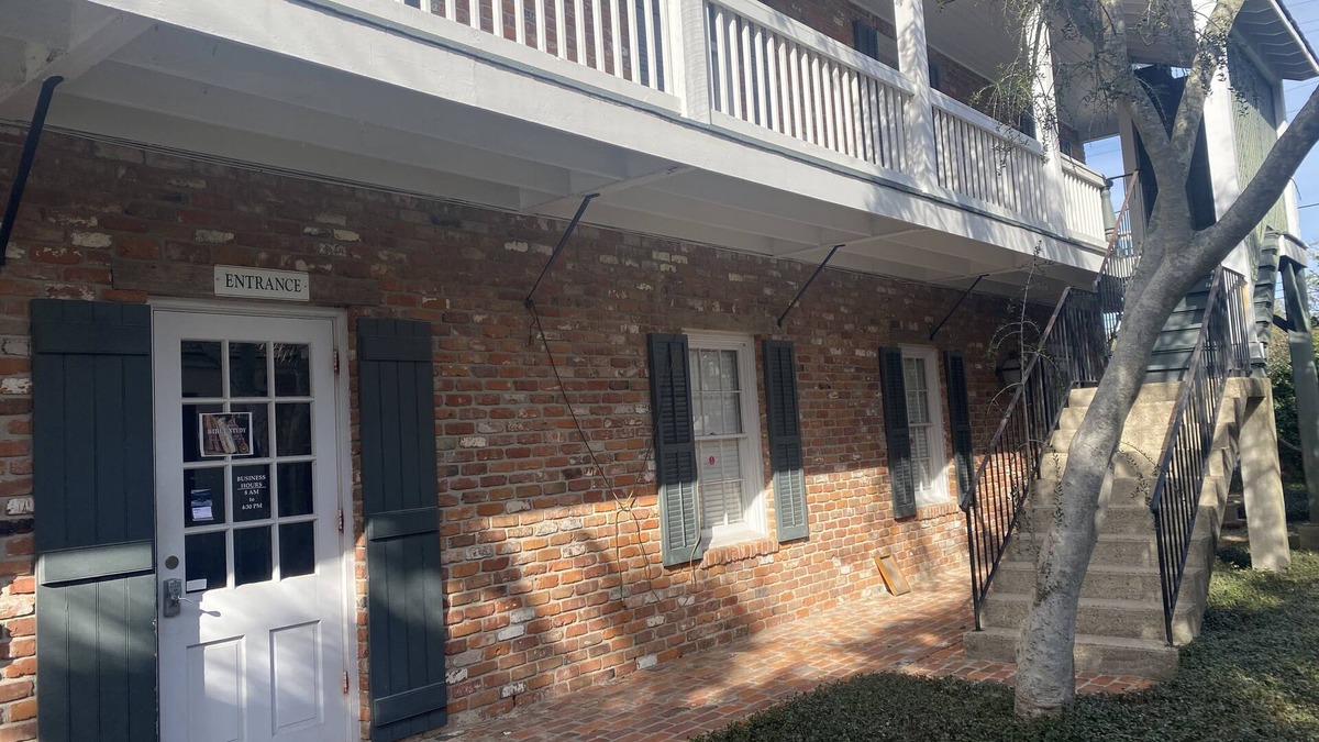 Eunice Apartment | Quaint hideaway with old New Orleans appeal- Close to Downtown shopping & eats!