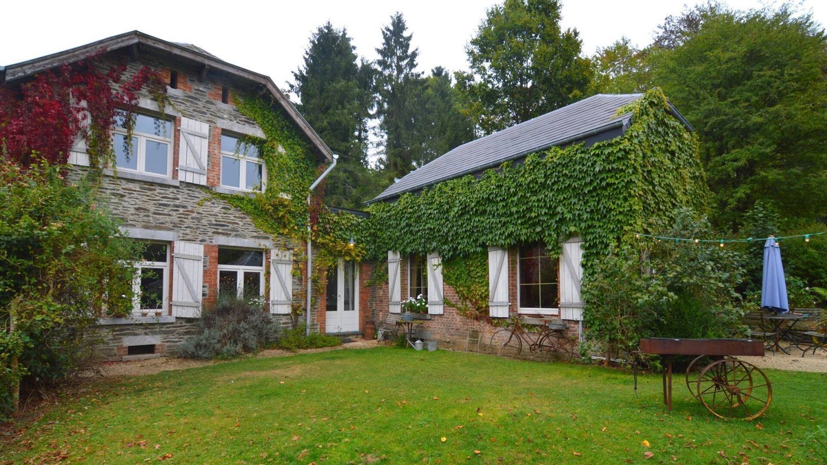 Bievre House | Quaint Holiday Home in Bièvre with Terrace