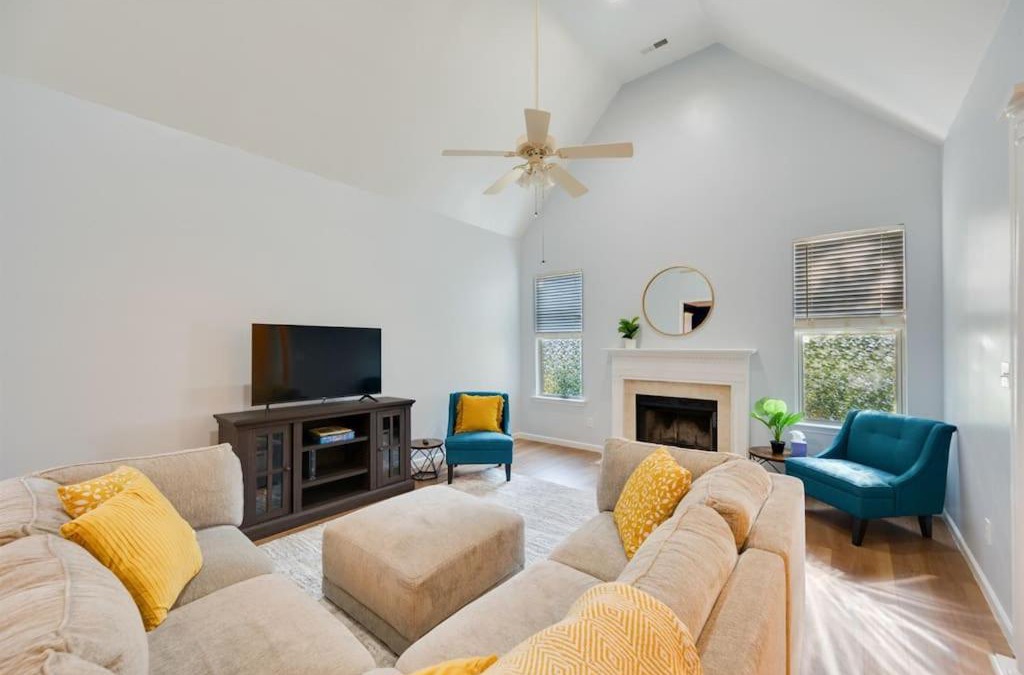 Harvest House | Quaint homey cottage style house in Harvest Alaba