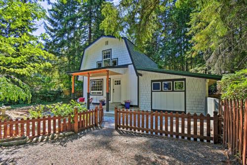 Hoodsport House | Quaint Lake Cushman Cottage with Private Access!