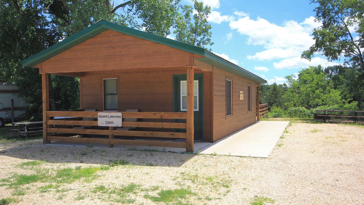 Littleport Cabin | Quaint Lakeview Cabin