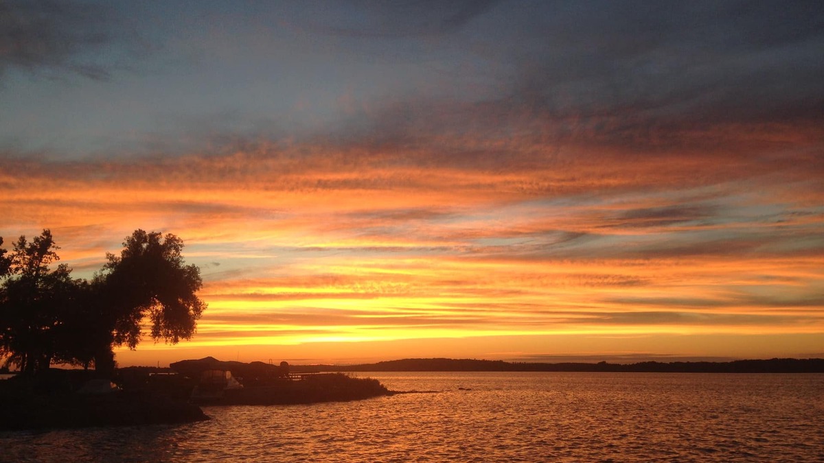 Frontenac Cottage | QUAINT LITTLE COTTAGE with SPECTACULAR VIEW right on the St. Lawrence River