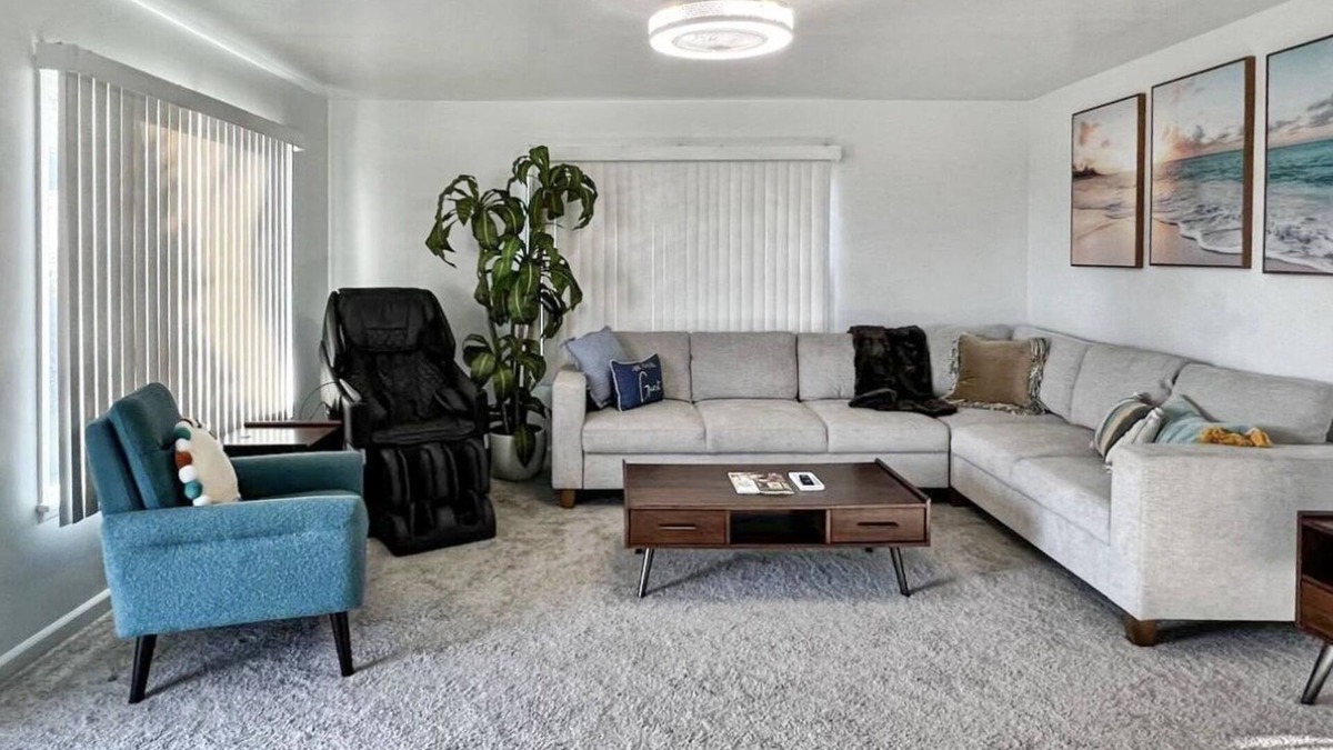 Ventura House | Quaint Mid-Century Cottage by the Coast