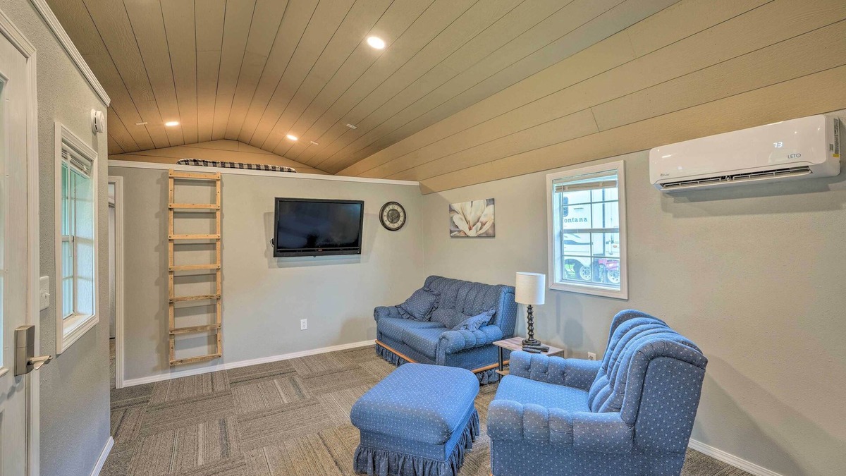 Montezuma Cabin | Quaint Montezuma Cabin Near Lake Ponderosa!