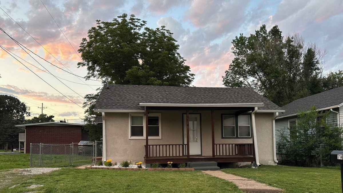 Emporia House | Quaint parkside home