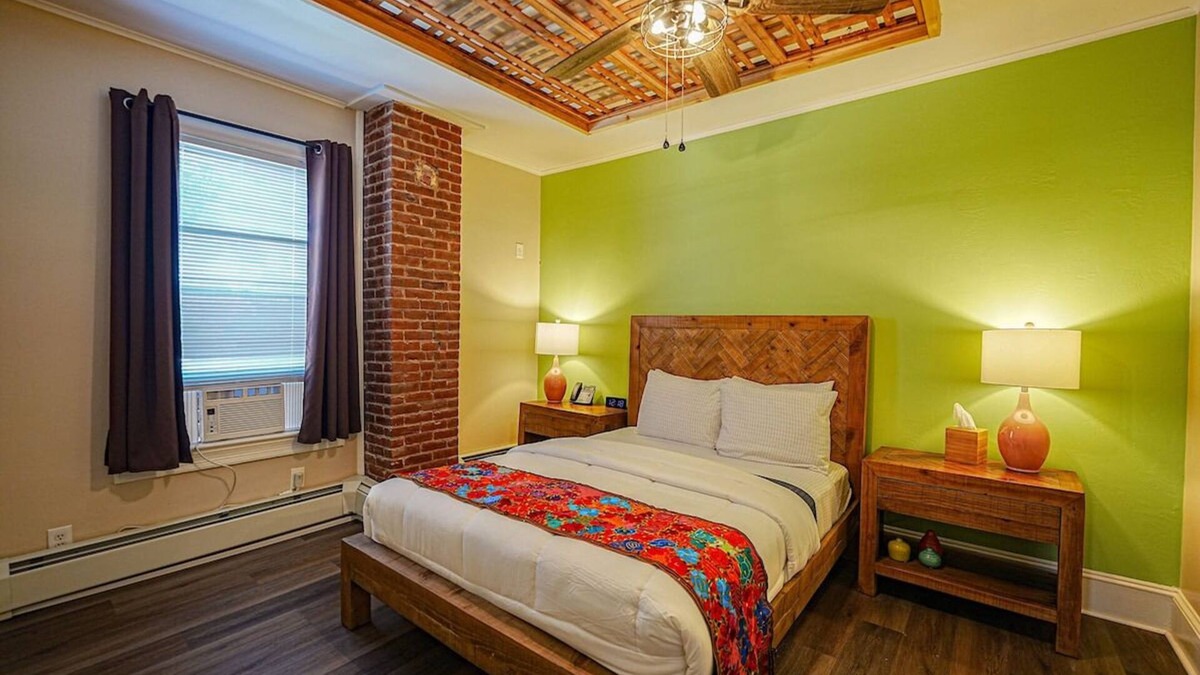 Milford House | Quaint Room in Milford: A Sweet Escape for Familie