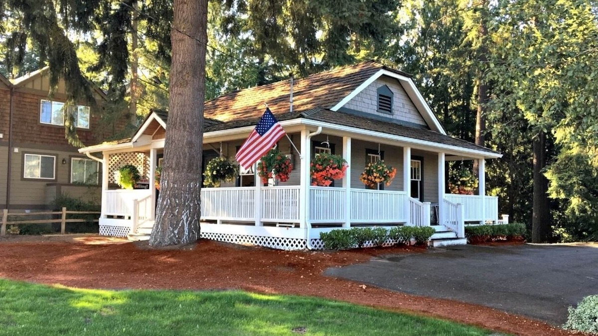 Sammamish House | Quaint Sammamish Bungalow