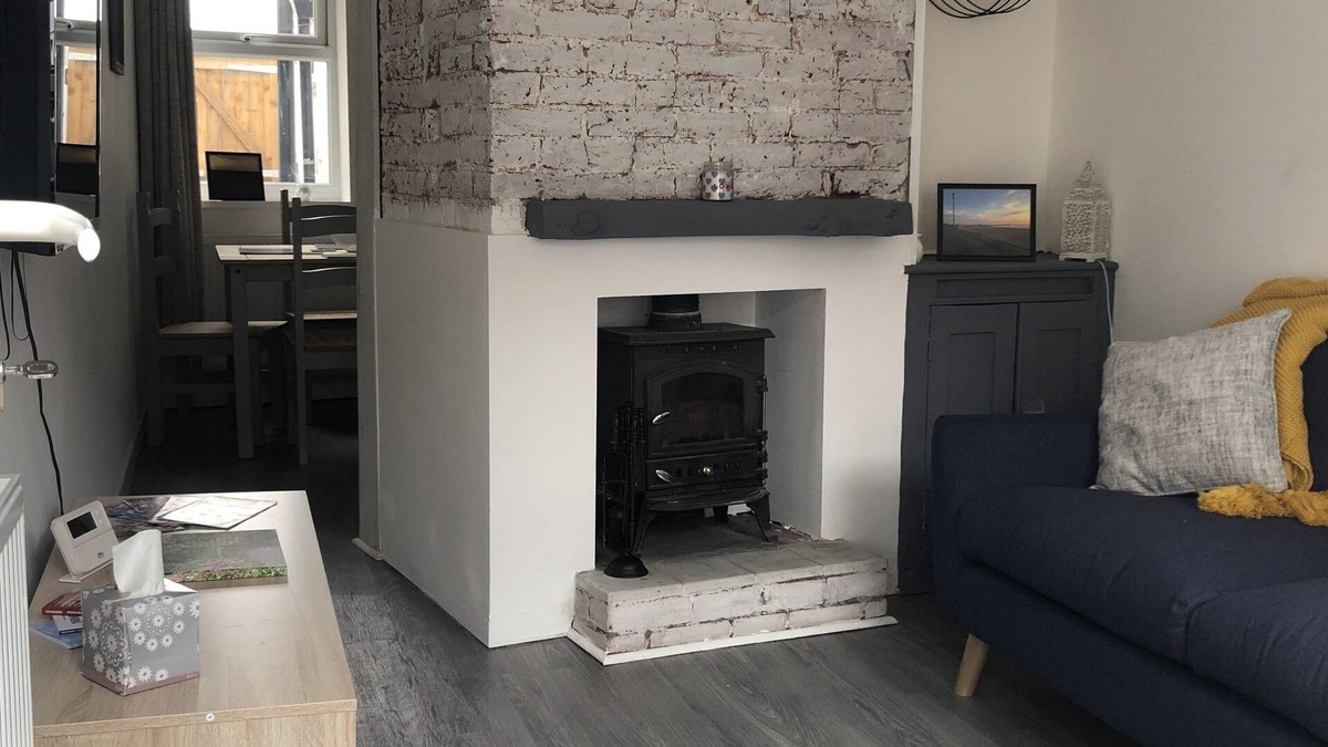 Gorleston-on-Sea House | Quaint Seaside Cottage - 5 Minutes from the Sea!