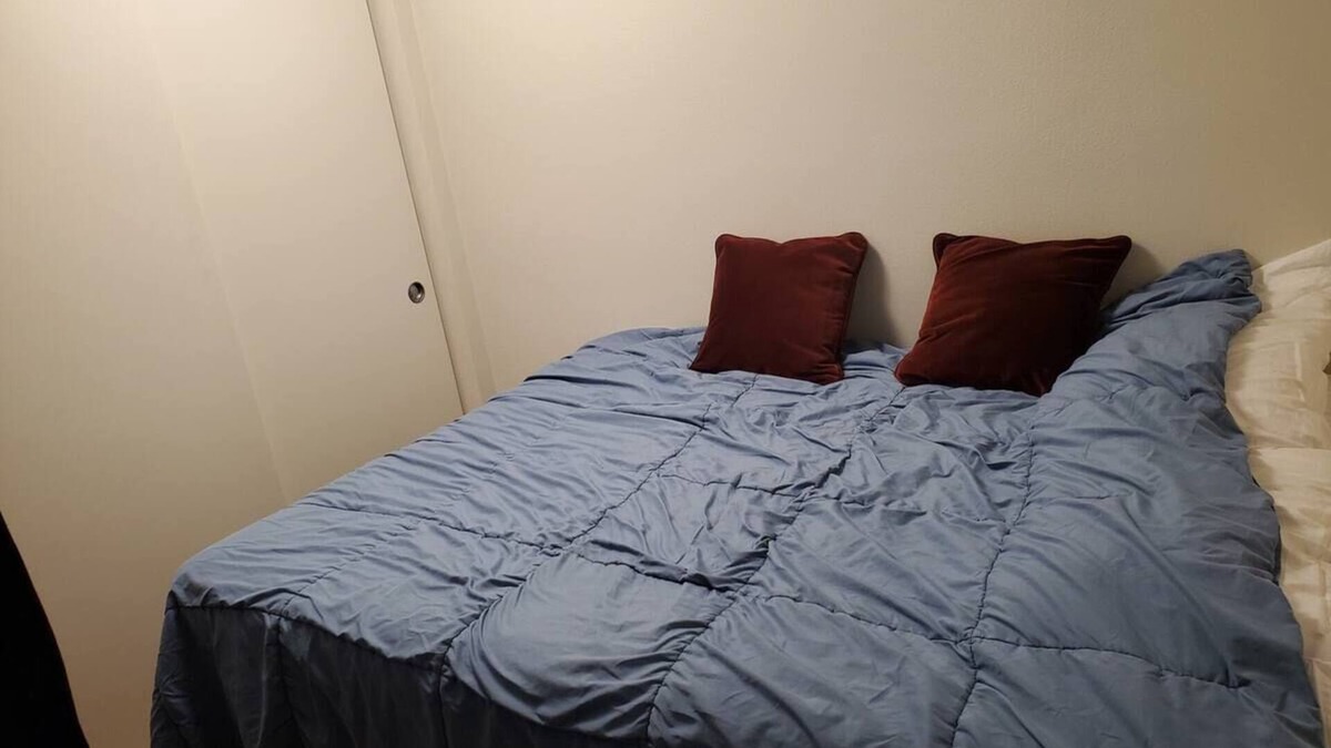 South Lake Union Condo | Quaint Space in Belltown w/Rooftop