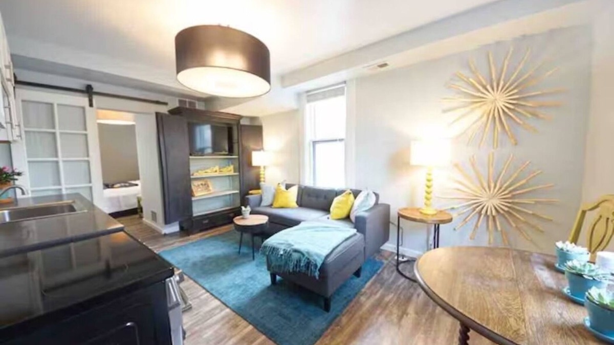 Jefferson Park House | Quaint Space - Near Downtown & Broncos Stadium