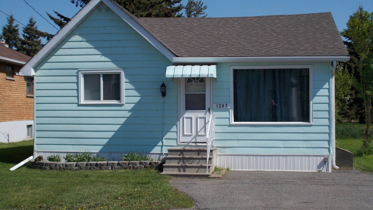Thunder Bay House | Quaint Spacious 3 Bedroom House Sleeps 5