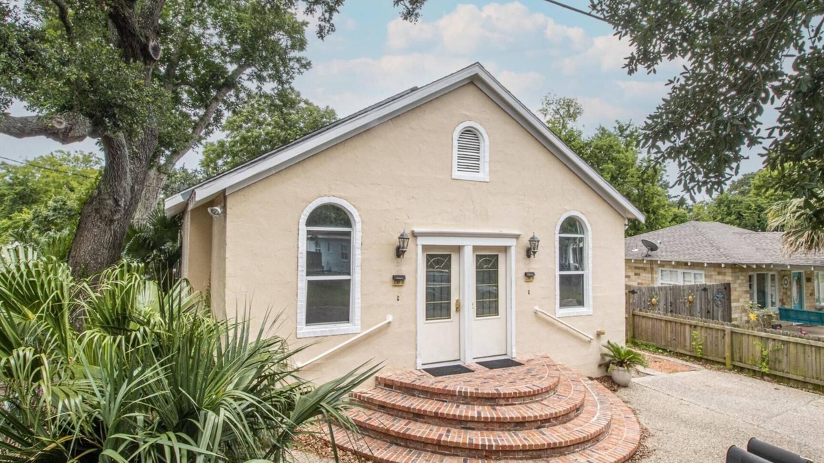 East Biloxi House | Quaint street with beach views & great access to town!