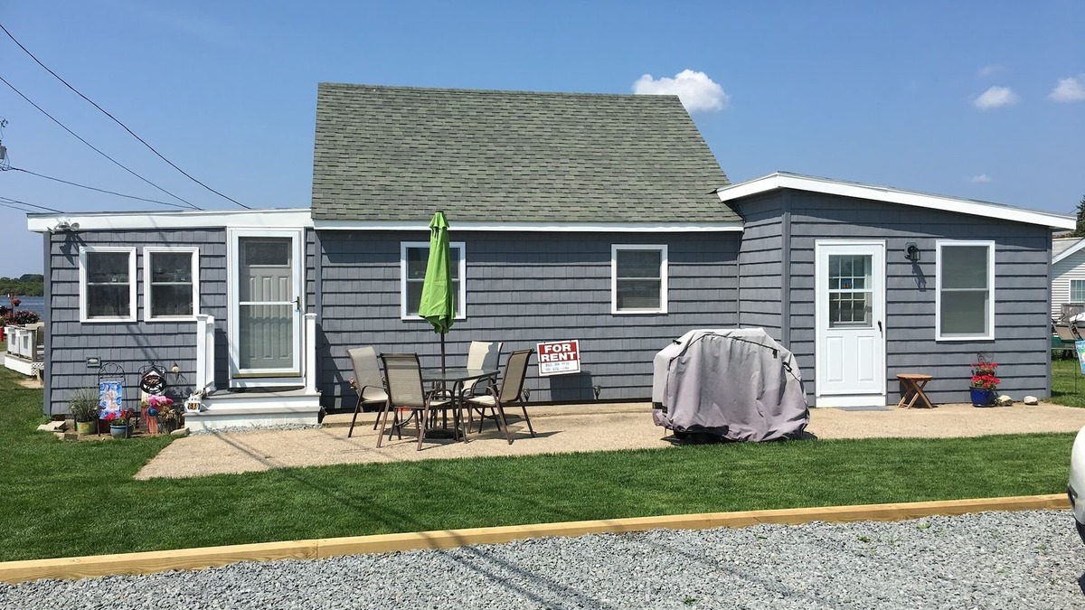 Snug Harbor Cottage | Quaint Summer Cottage