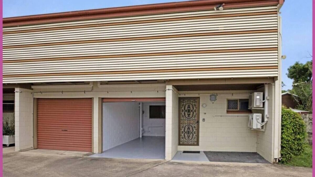 Hermit Park Apartment | Quaint Townhouse close to everything!
