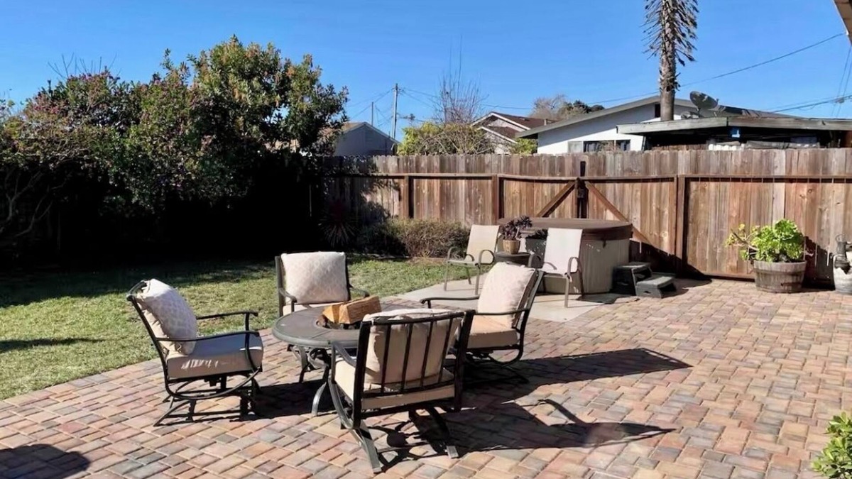 Seaside House | Quaint trendy home just a stroll from the seas