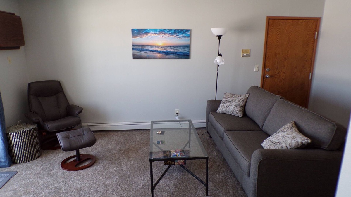 Washburn Apartment | Quaint updated apartment overlooking the Bay