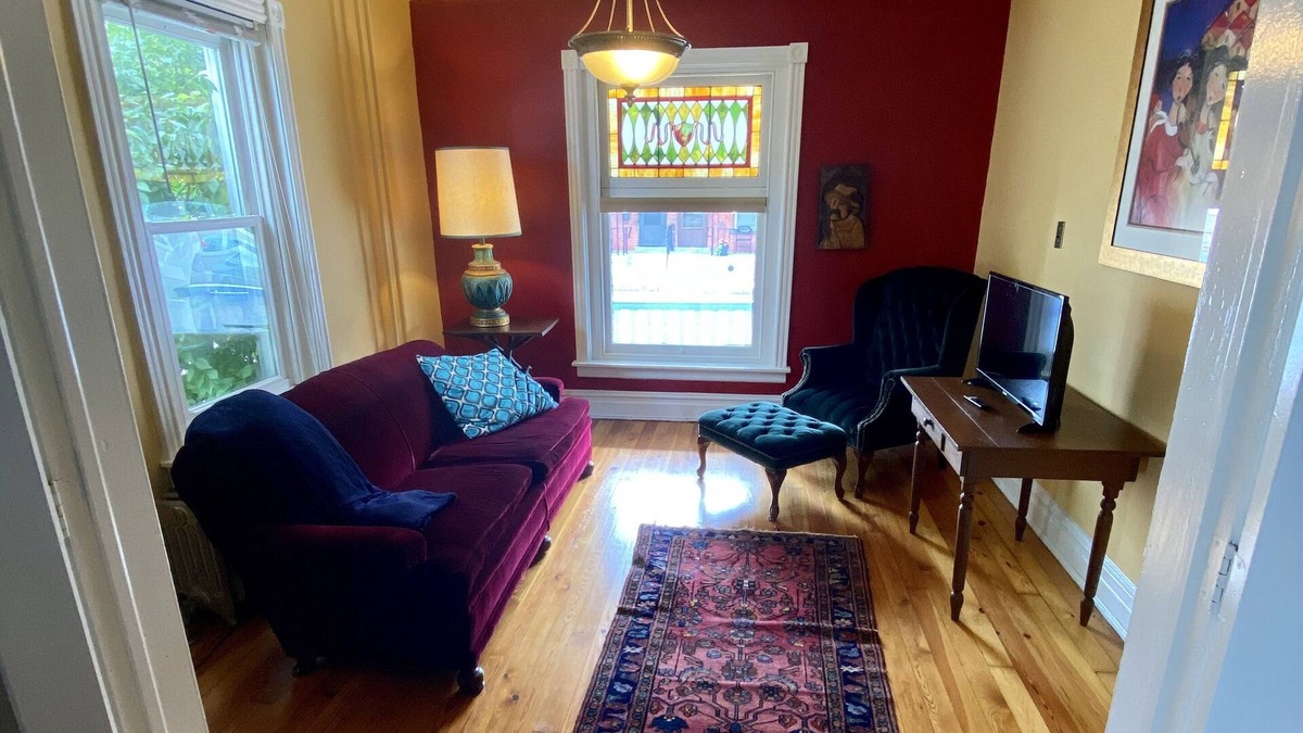 Emmaus House | QUAINT VICTORIAN HOUSE