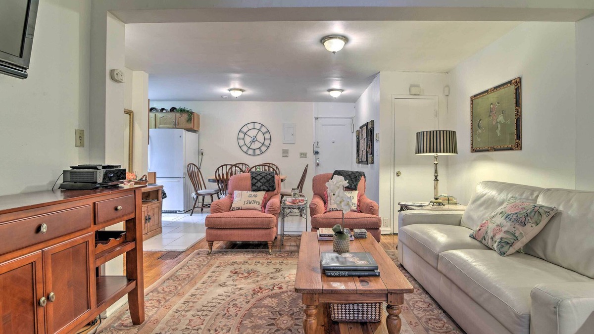 Getty Square Condo | Quaint Yonkers Condo - 1 Block to Hudson River!