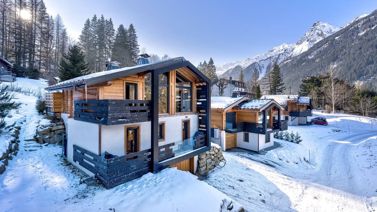 Le Lavancher Ski Chalet | Quality Chalet with pastries & housekeeping daily