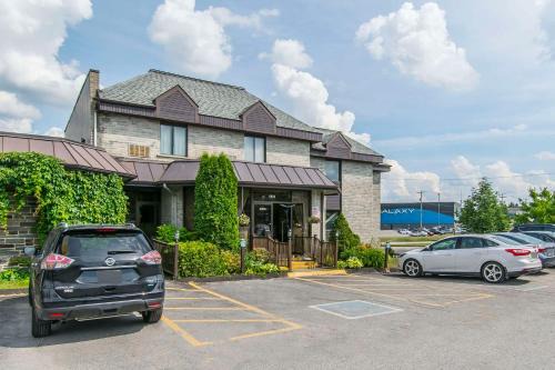 Sherbrooke Hotel | Quality Hotel & Suites
