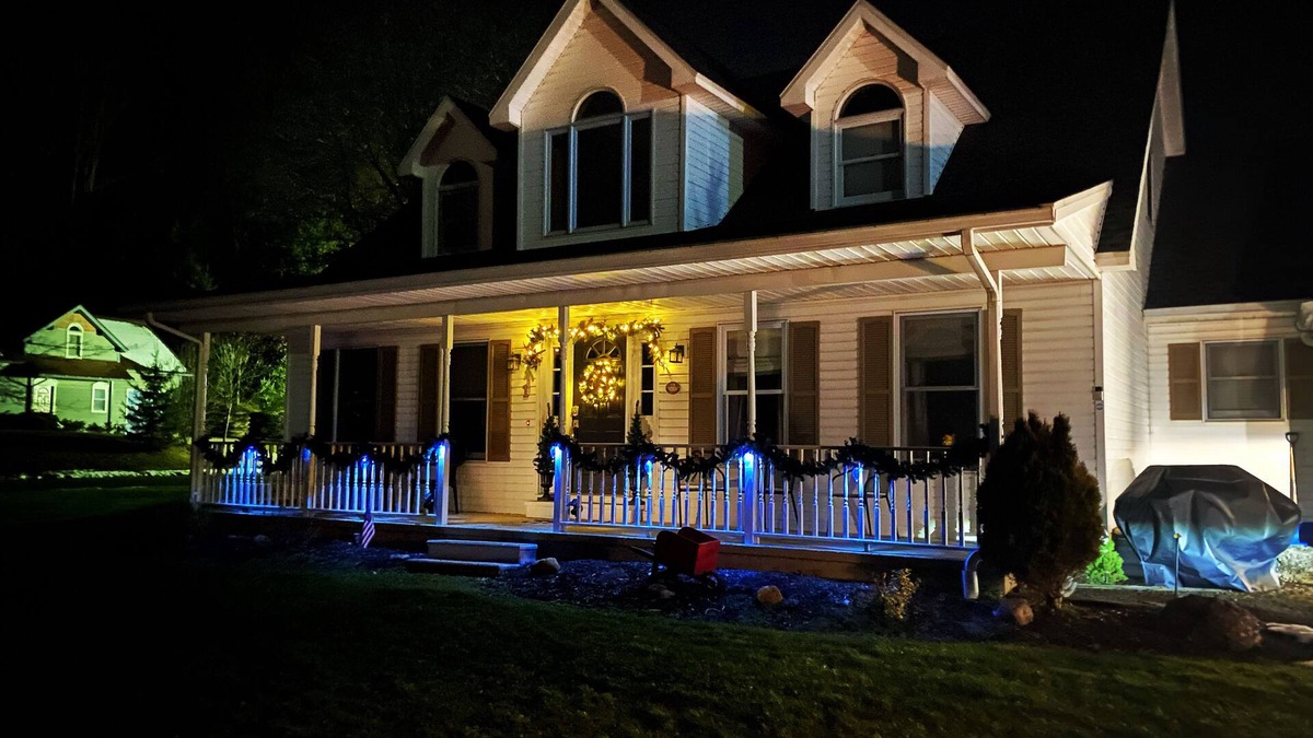 Ellicottville House | Quality in Town, Hot Tub Great Reviews!CLEAN! Comfy Beds Photo wall Game room